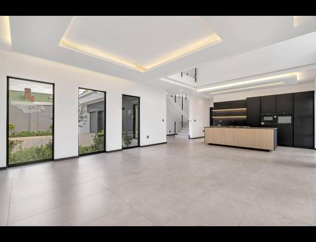 4 BEDROOM HOUSE FOR SALE IN BRYANSTON